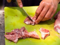 Как приготовить свиную голову дома