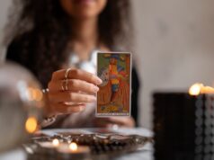 Чувства и Таро: Как карты раскрывают эмоции