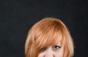 Челка шторка как стильный элемент прически