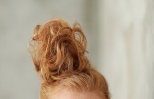 Стильная прическа без боков