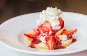 Рецепт и история десерта Павлова