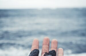 Сонник кидать камни значение снов