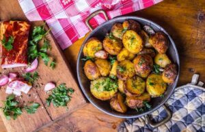 Картошка запеченная в духовке рецепт с хрустящей корочкой