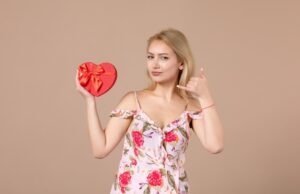 Короткие комплименты девушке чтобы ей понравиться