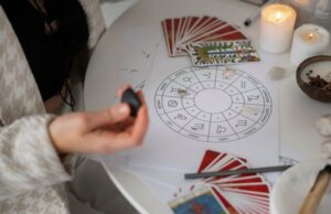 Как правильно разложить карты таро для гадания