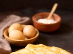 Тонкие блинчики на воде с яйцами: простой рецепт