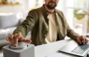 Включение Bluetooth на Яндекс Станции Мини