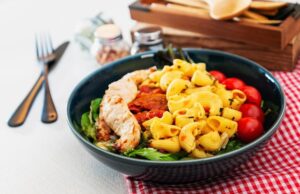 Подлива с курицей к макаронам: рецепт