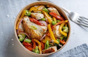 Курица с овощами и рисом в духовке