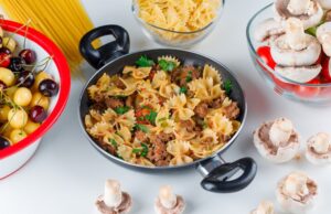 Макароны с фаршем на сковороде: вкусно и просто