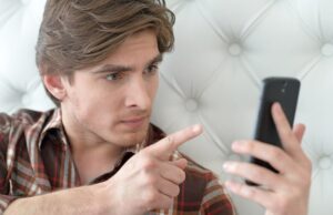 Запись парня в телефоне: милые варианты