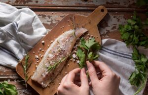 Приготовление свежемороженой корюшки на сковороде