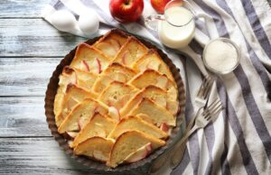 Пышный яблочный пирог на кефире в духовке