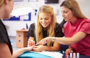 Как написать качественный отзыв о мастере маникюра