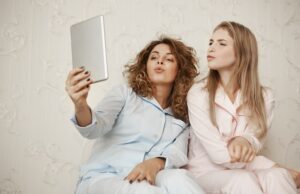 Приятные слова для подруги без повода