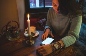 Онлайн гадание: как понять его мысли обо мне сегодня