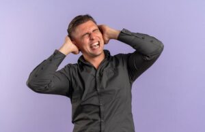 Причины жжения правого уха у мужчин вечером