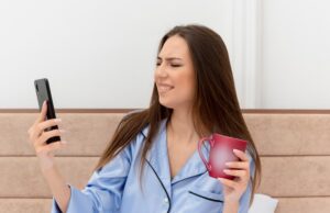 Как поздороваться утром с девушкой в переписке