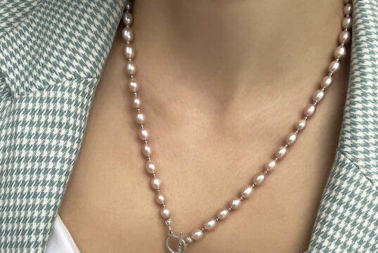 Колье из натурального жемчуга: элегантность, статус и timeless-красота