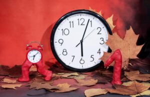 Расшифровка времени на часах: 14:41