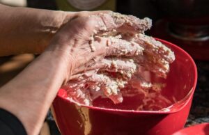 Приготовление холодеца из куриных лапок