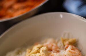 Фунчоза с мидиями: рецепт приготовления дома