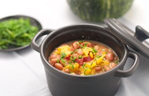 Как приготовить суп из консервированной фасоли