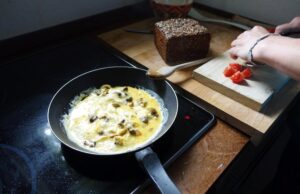 Картошка с Яйцом на Сковороде: Простой Рецепт