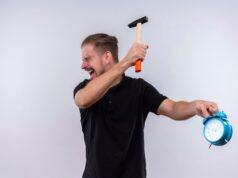 Толкование сна: забивать гвозди молотком