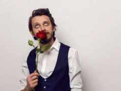 Как намекнуть парню на цветы