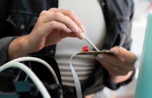 Измерение напряжения 220 В с мультиметром