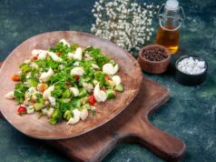 Салат из сыра, чеснока и майонеза