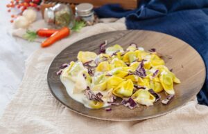 Салат с ананасами: рецепт с фото