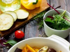 Кабачки с мясом и овощами в тушеном виде