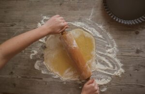 Рецепты из слоеного теста: соленые закуски