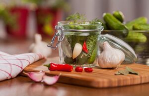 Помидорно-огуревый салат на зиму