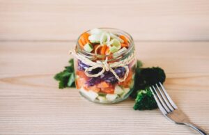 Фасолевый салат на зиму в банках