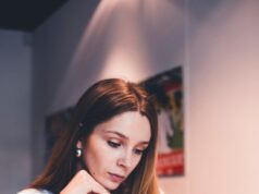 Запись девушки в контактах: как сделать это стильно