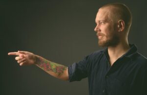 Роза на руке: мужской тату-обзор