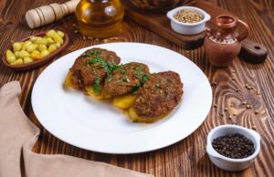 Котлеты из фарша на сковороде с мукой