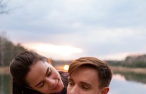 К чему снится обнимающий незнакомый парень