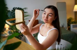 Сбрить брови во сне: толкование сна