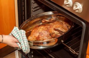 Куриные корнишоны целиком в духовке