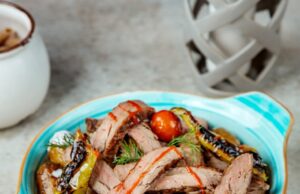 Теплый салат с говядиной и болгарским перцем