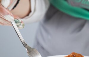 Вкусный крем из сгущенки для торта