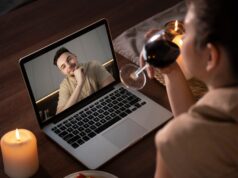 Почему он не звонит: онлайн-гадание