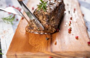 Сочная говядина в духовке: мягкость и аромат