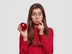 Яблоко с червями во сне: толкование