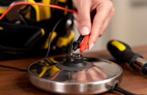 Паяние с канифолью внутри