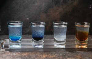 Сочетание 2 Пентаклей и 6 Кубков в Таро